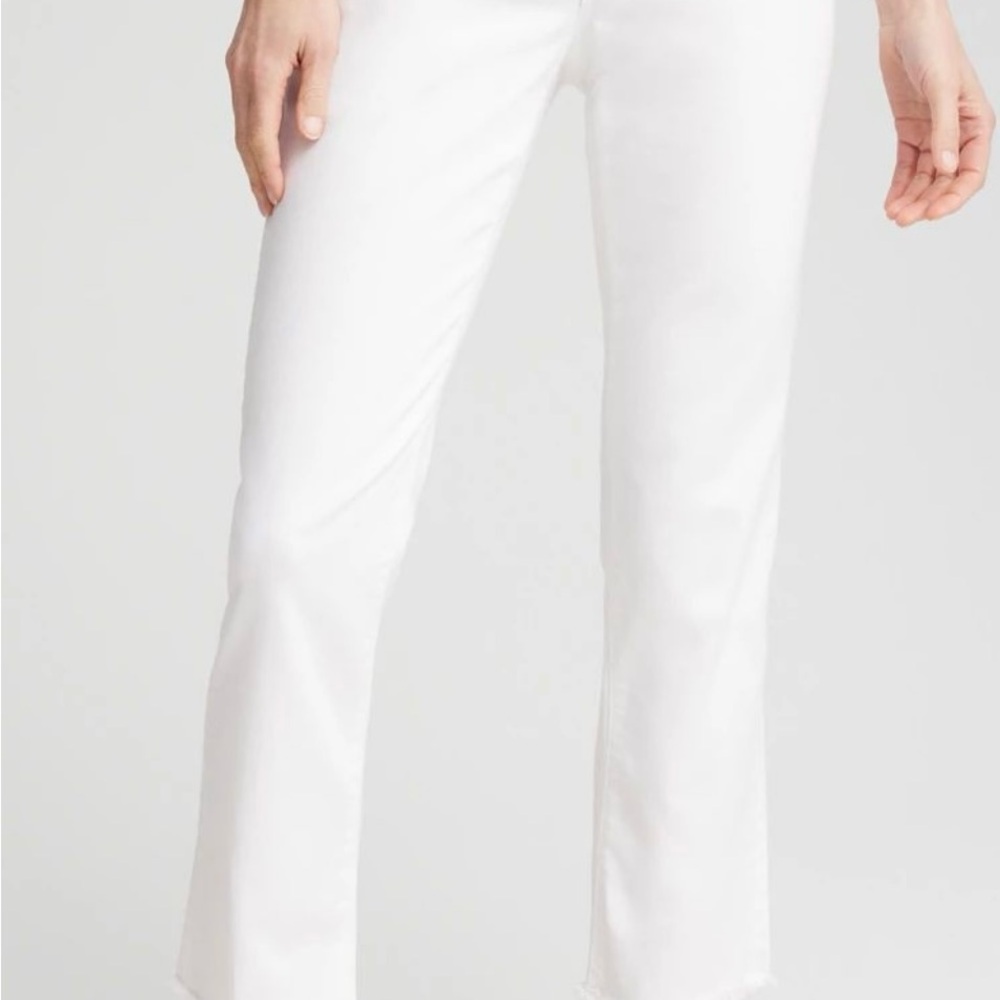 Chico's White Ankle Cropped Jeans